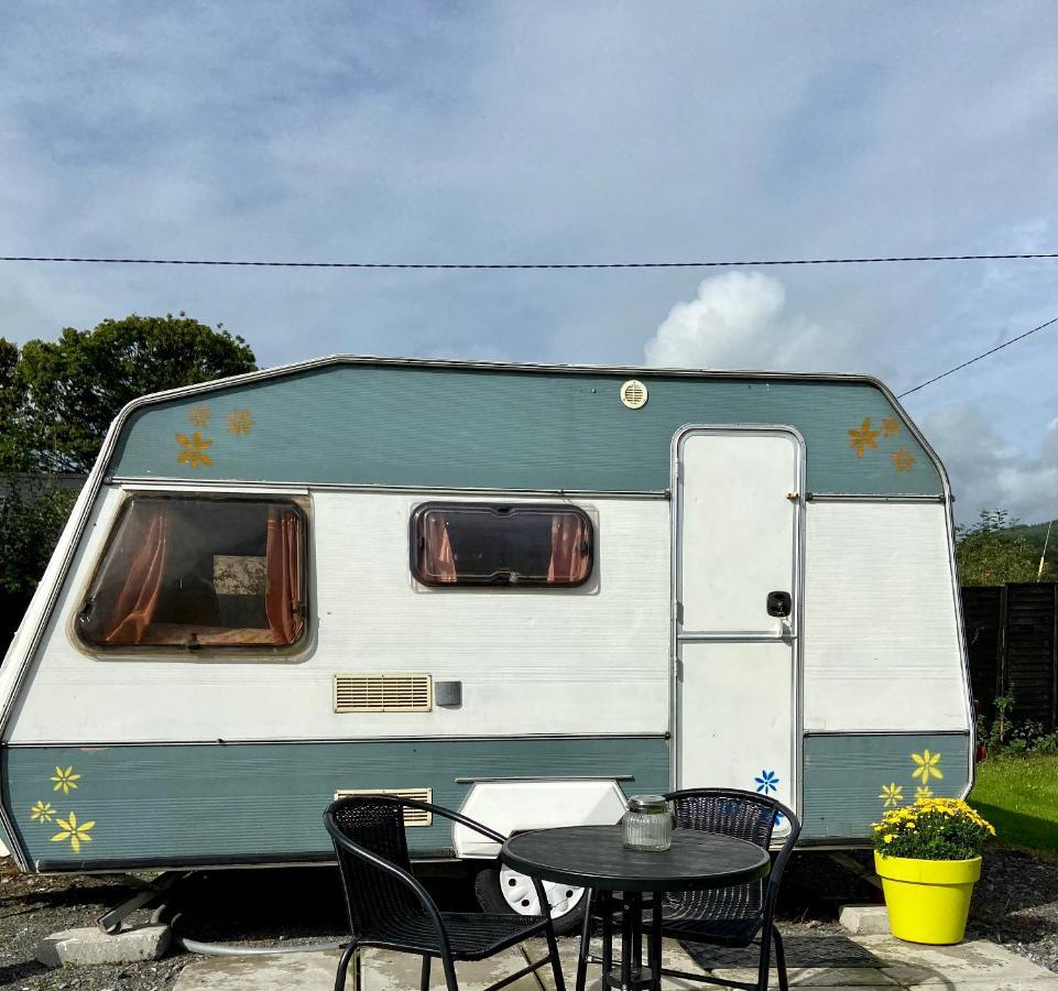 Hotel Cosy Caravan At Carrigeen Glamping Kilkenny Esterno foto