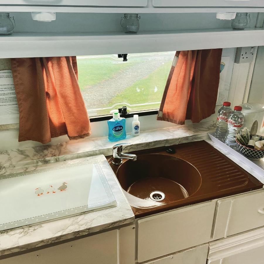 Hotel Cosy Caravan At Carrigeen Glamping Kilkenny Esterno foto